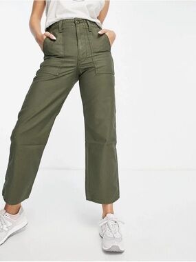 Levi’s Premium Ribcage Straight Utility Pants